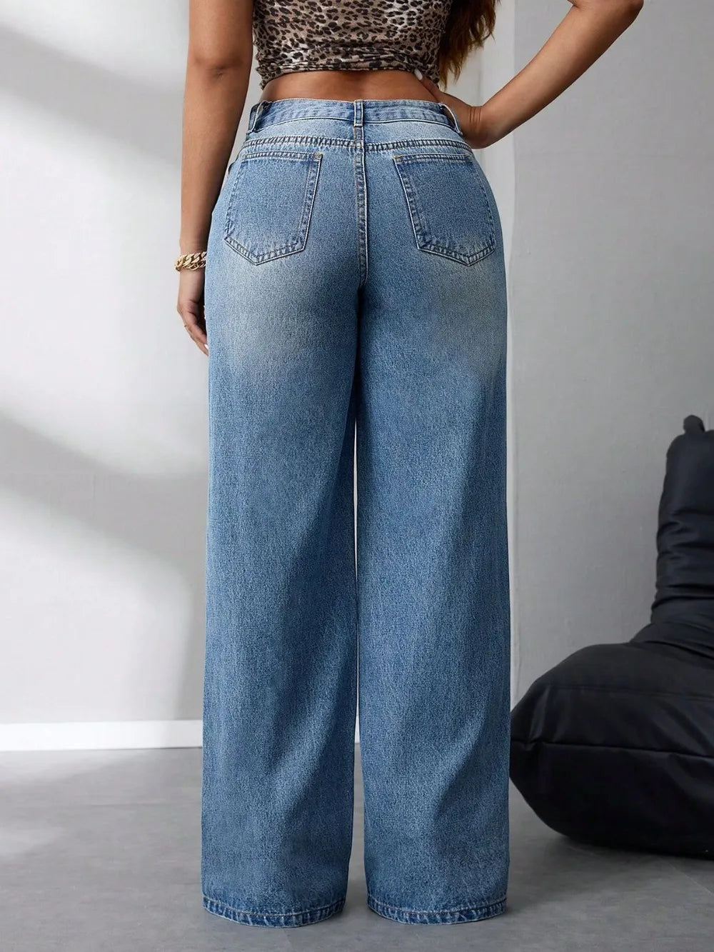Wide Leg Jeans with Pockets