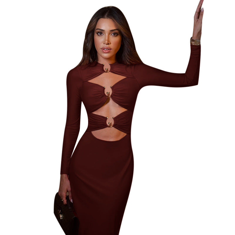 Metal buckle hollowed out long sleeved slimming skirt with wrapped buttocks