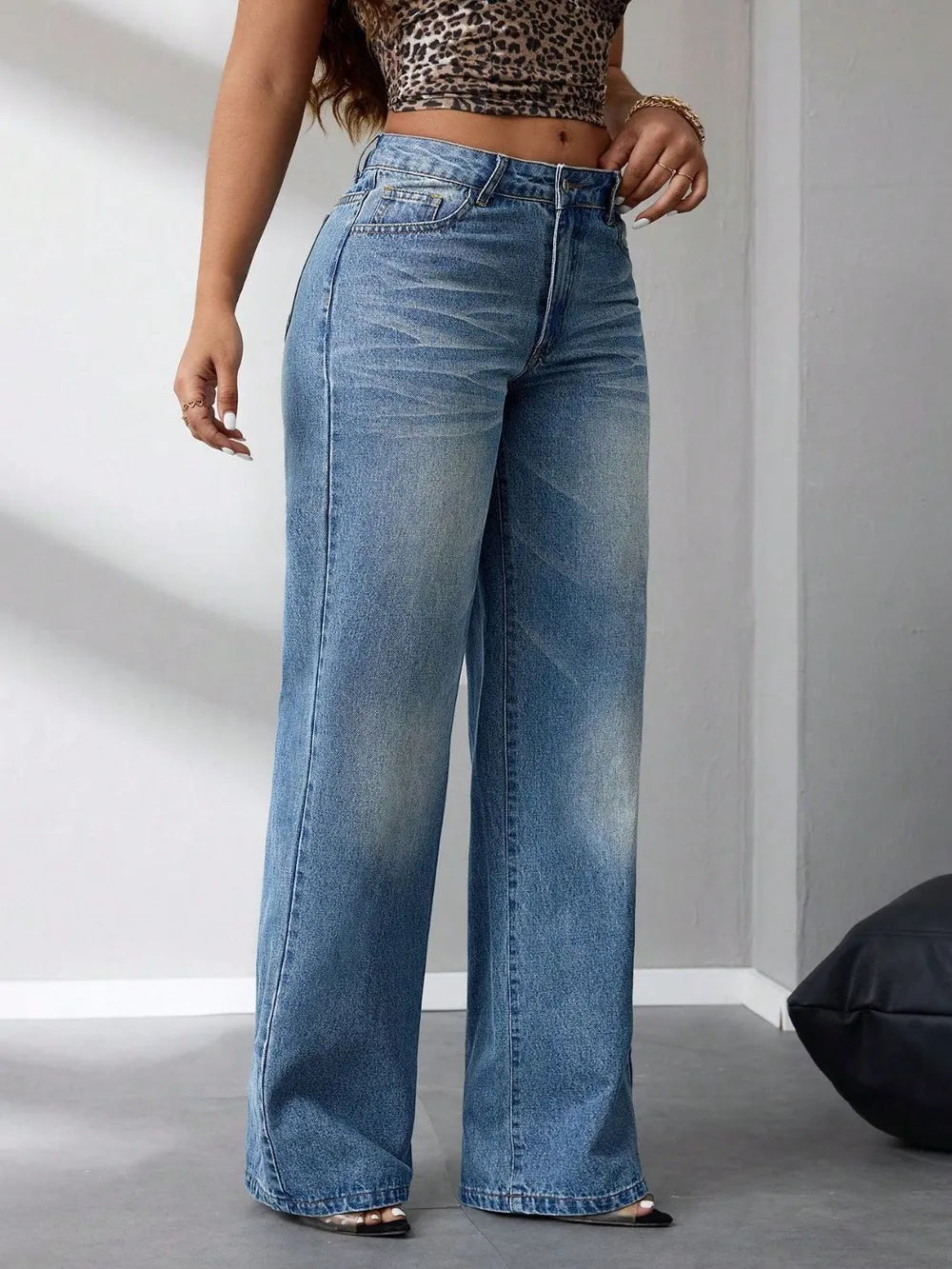 Wide Leg Jeans with Pockets